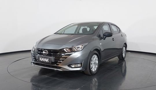 Nissan • Versa