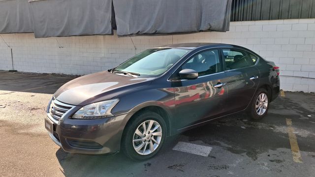 Nissan • Sentra