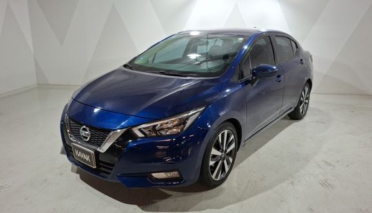 Nissan • Versa