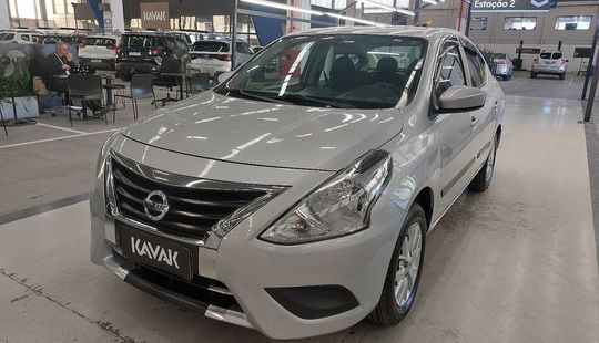 Nissan • Versa