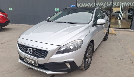 Volvo • V40