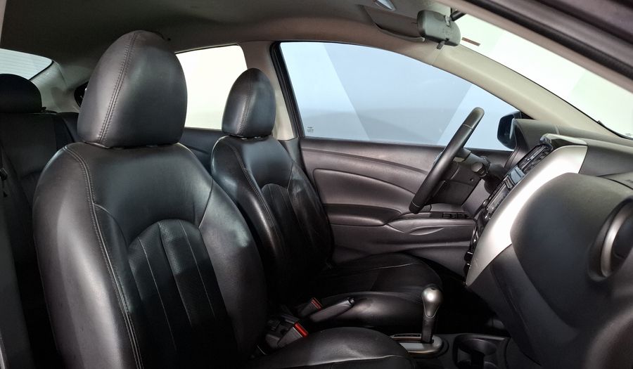 Nissan Versa 1.6 EXCLUSIVE TA AC Sedan 2016