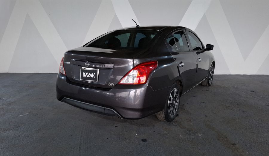 Nissan Versa 1.6 EXCLUSIVE TA AC Sedan 2016