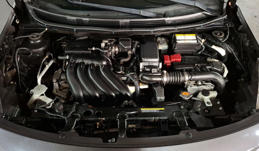Nissan Versa 1.6 EXCLUSIVE TA AC Sedan 2016