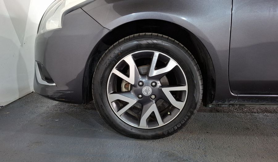 Nissan Versa 1.6 EXCLUSIVE TA AC Sedan 2016