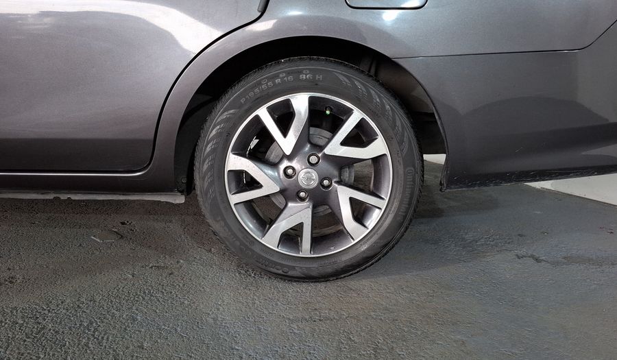 Nissan Versa 1.6 EXCLUSIVE TA AC Sedan 2016