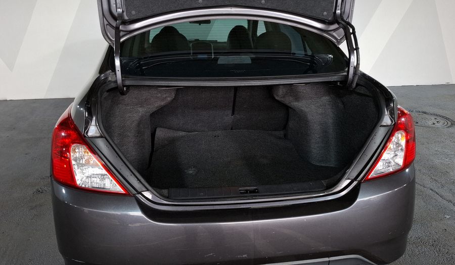 Nissan Versa 1.6 EXCLUSIVE TA AC Sedan 2016