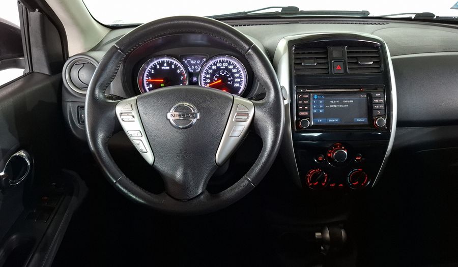 Nissan Versa 1.6 EXCLUSIVE TA AC Sedan 2016