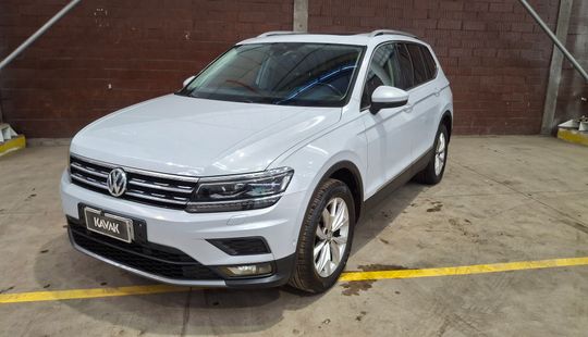 Volkswagen • Tiguan