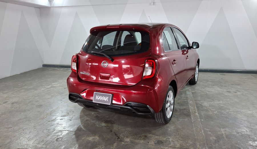 Nissan March 1.6 ADVANCE Hatchback 2021