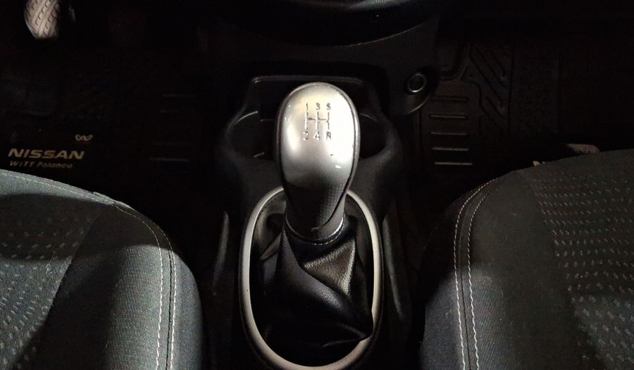 Nissan March 1.6 ADVANCE Hatchback 2021