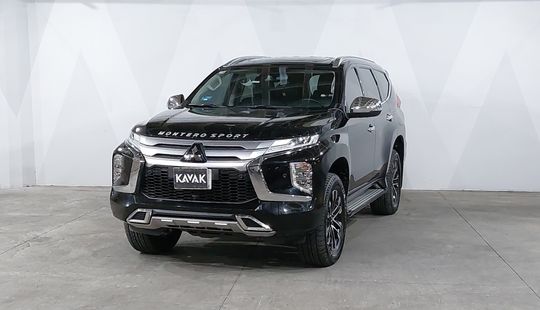Mitsubishi • Montero