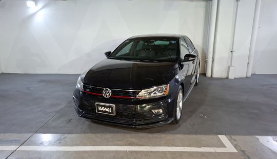 Volkswagen • Jetta