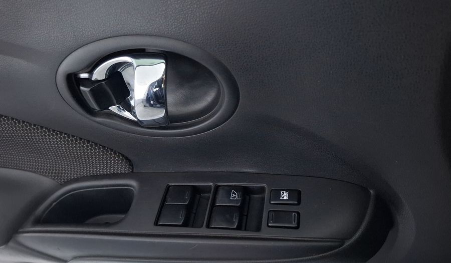 Nissan Versa 1.6 ADVANCE TA AC Sedan 2016