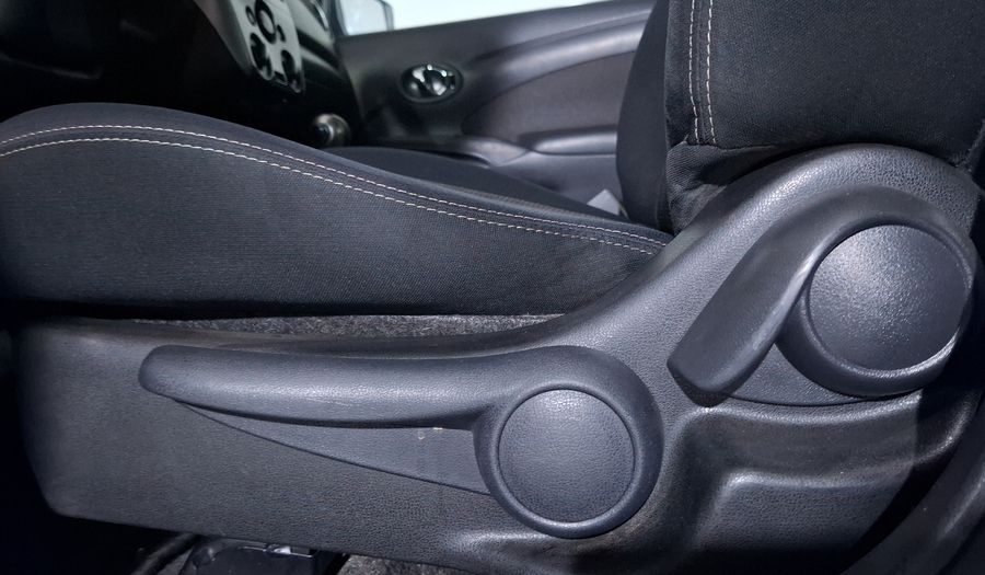 Nissan Versa 1.6 ADVANCE TA AC Sedan 2016