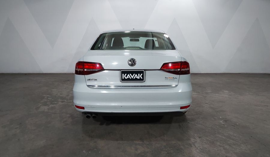 Volkswagen Jetta 2.5 COMFORTLINE MT BOLSAS AIRE DEL. Sedan 2017
