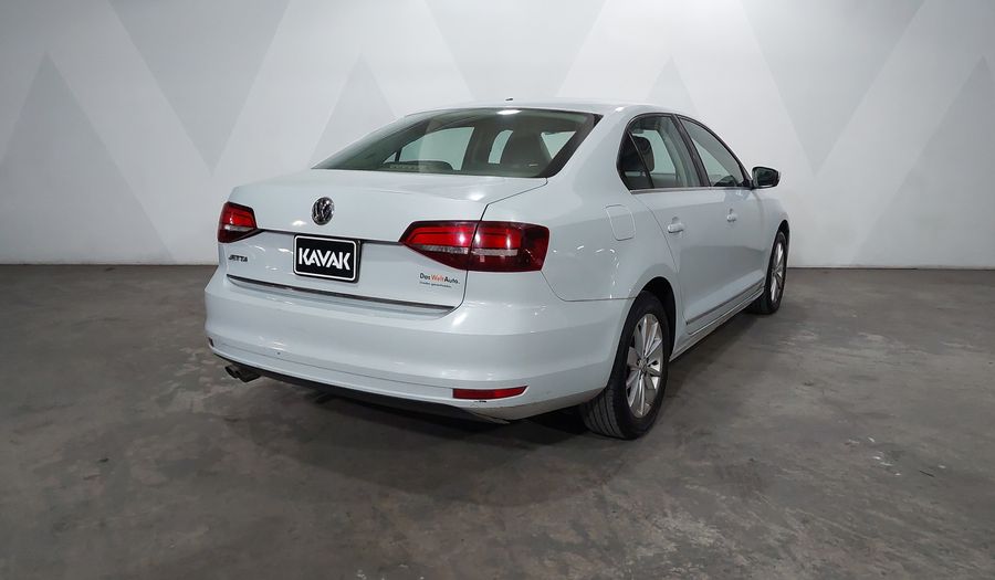 Volkswagen Jetta 2.5 COMFORTLINE MT BOLSAS AIRE DEL. Sedan 2017