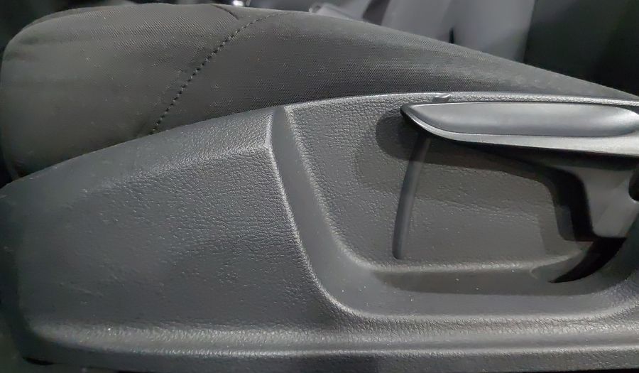 Volkswagen Jetta 2.5 COMFORTLINE MT BOLSAS AIRE DEL. Sedan 2017