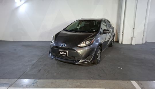 Toyota • Prius C