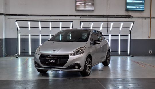 Peugeot • 208