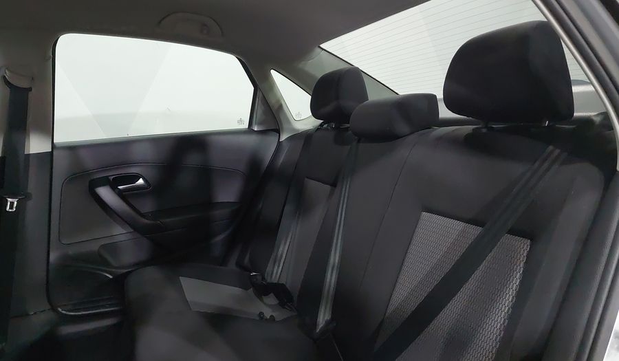 Volkswagen Vento 1.6 ACTIVE TIPTRONIC Sedan 2015