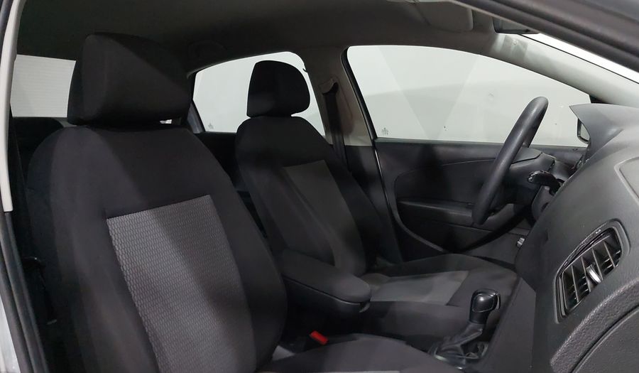 Volkswagen Vento 1.6 ACTIVE TIPTRONIC Sedan 2015
