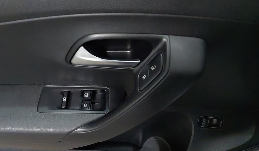 Volkswagen Vento 1.6 ACTIVE TIPTRONIC Sedan 2015