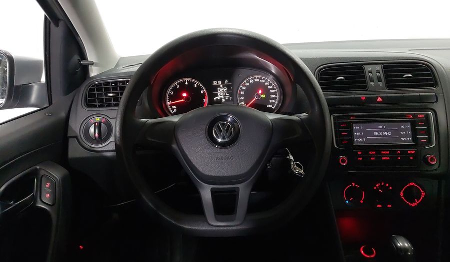 Volkswagen Vento 1.6 ACTIVE TIPTRONIC Sedan 2015