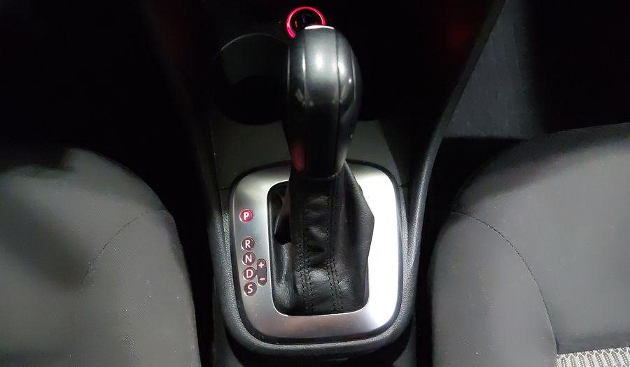 Volkswagen Vento 1.6 ACTIVE TIPTRONIC Sedan 2015