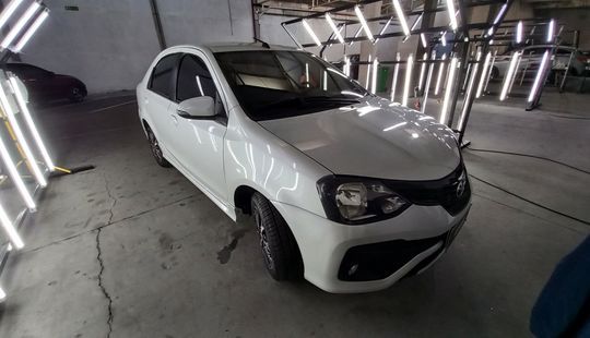 Toyota • Etios