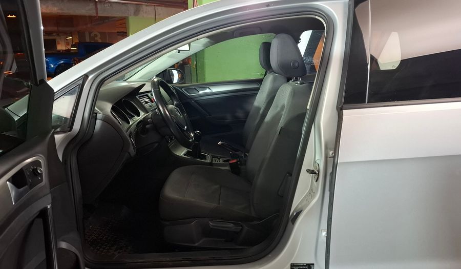 Volkswagen Golf 1.6 MPI TRENDLINE Hatchback 2015