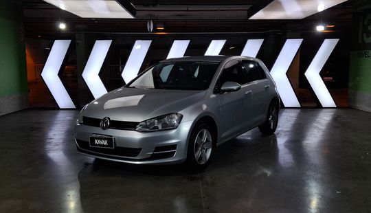 Volkswagen • Golf