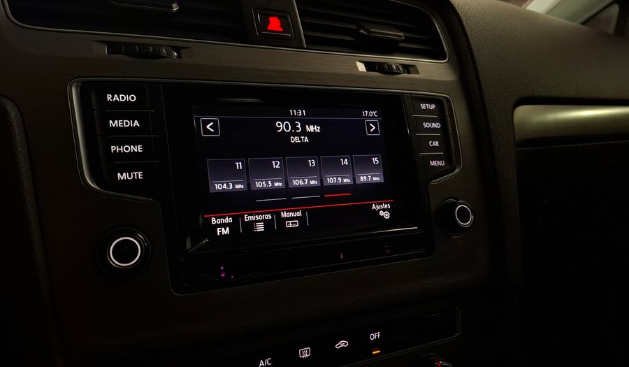 Volkswagen Golf 1.6 MPI TRENDLINE Hatchback 2015