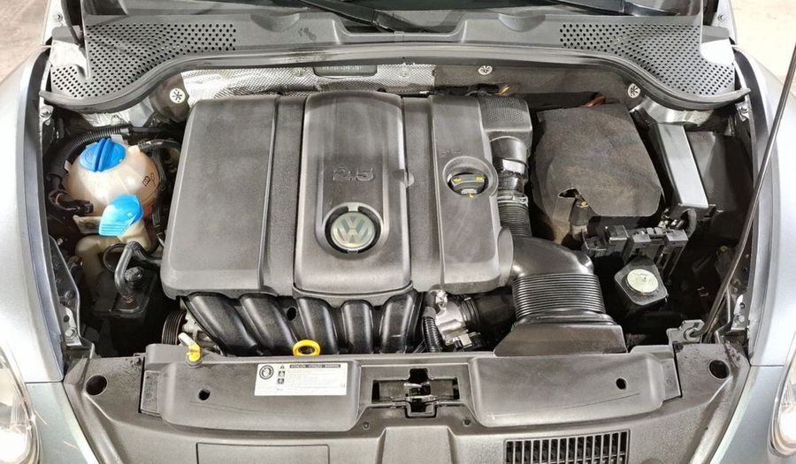 Volkswagen Beetle 2.5 SPORT PAQUETE BASICO TIPTRONIC Hatchback 2015