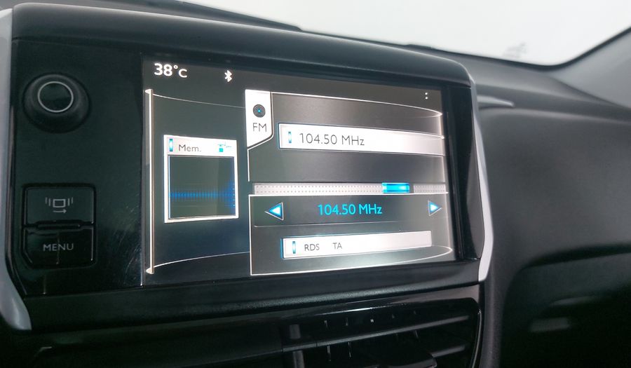 Peugeot 208 1.6 ALLURE MT Hatchback 2015