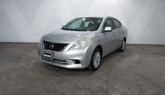 Nissan • Versa