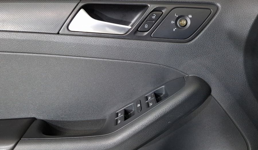Volkswagen Jetta 2.5 TRENDLINE MT Sedan 2014