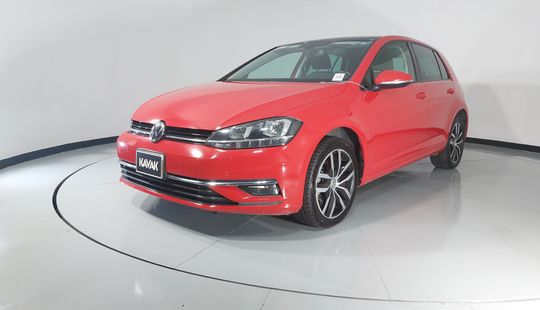 Volkswagen • Golf