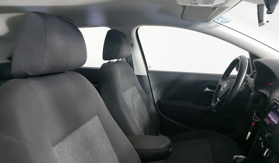 Volkswagen Polo 1.6 COMFORTLINE PLUS AUTO Hatchback 2021