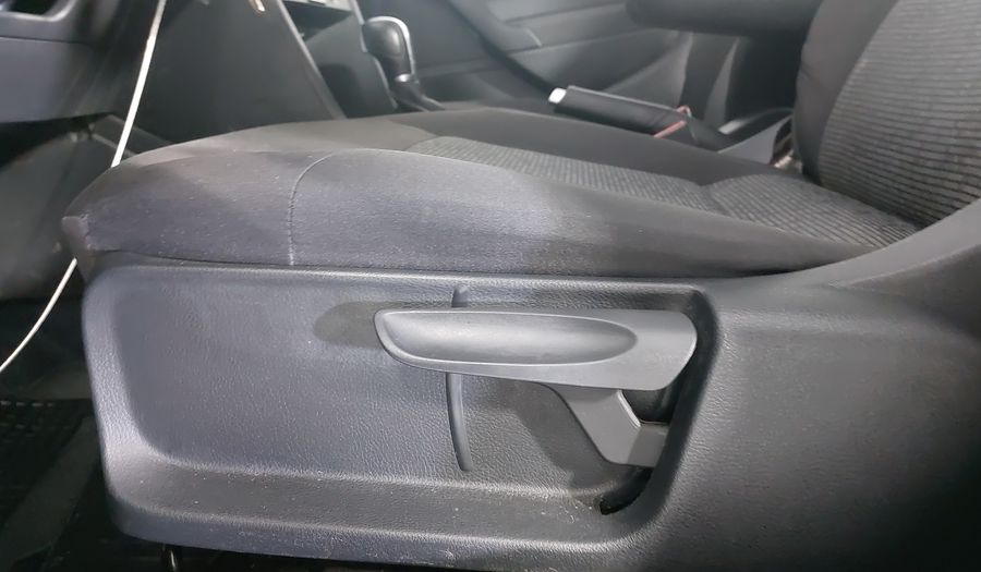Volkswagen Polo 1.6 COMFORTLINE PLUS AUTO Hatchback 2021