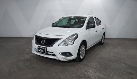 Nissan • Versa