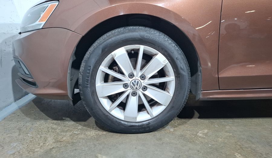 Volkswagen Jetta 2.5 TRENDLINE TIP. Sedan 2016