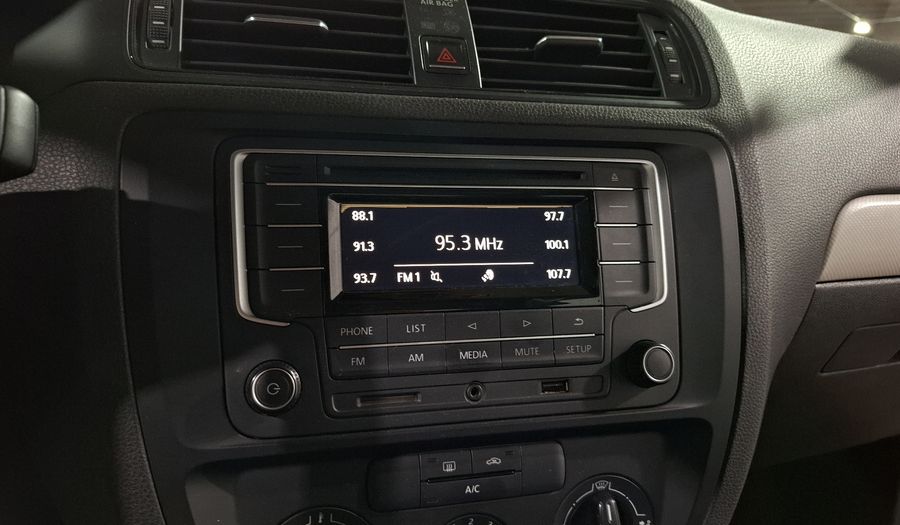 Volkswagen Jetta 2.5 TRENDLINE TIP. Sedan 2016