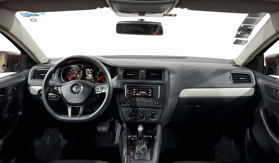 Volkswagen Jetta 2.5 TRENDLINE TIP. Sedan 2016