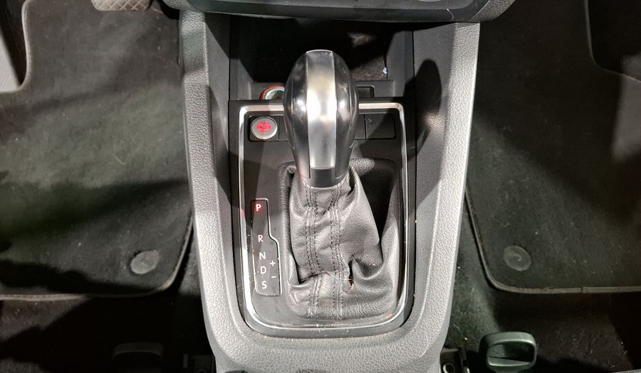 Volkswagen Jetta 2.5 TRENDLINE TIP. Sedan 2016