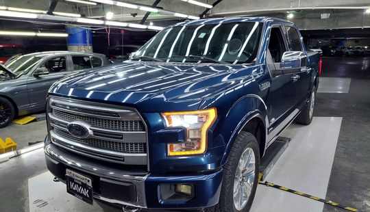 Ford • Lobo
