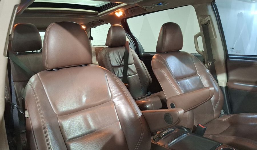 Toyota Sienna 3.5 LIMITED AT Minivan 2017