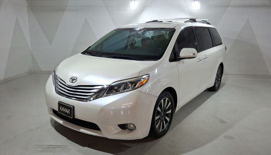 Toyota • Sienna