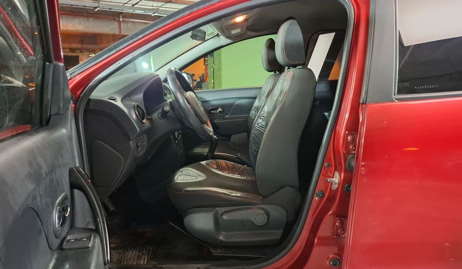 Renault Sandero Stepway 1.6 STEPWAY PRIVILEGE Hatchback 2017