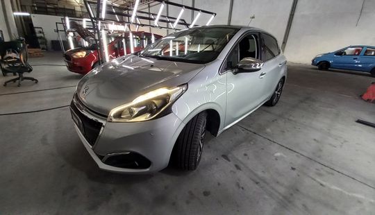 Peugeot • 208